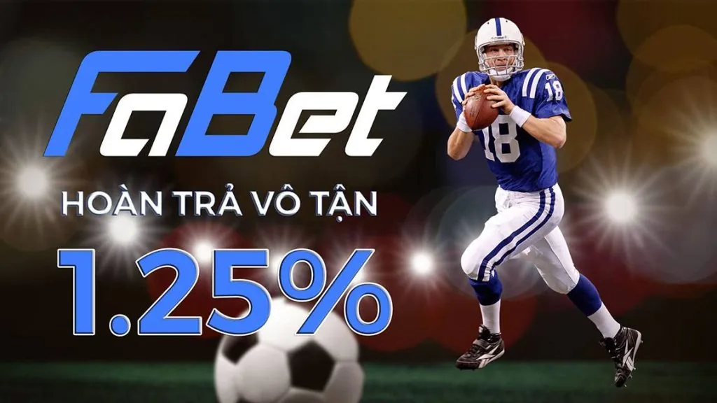 Bàn casino với chip và bài